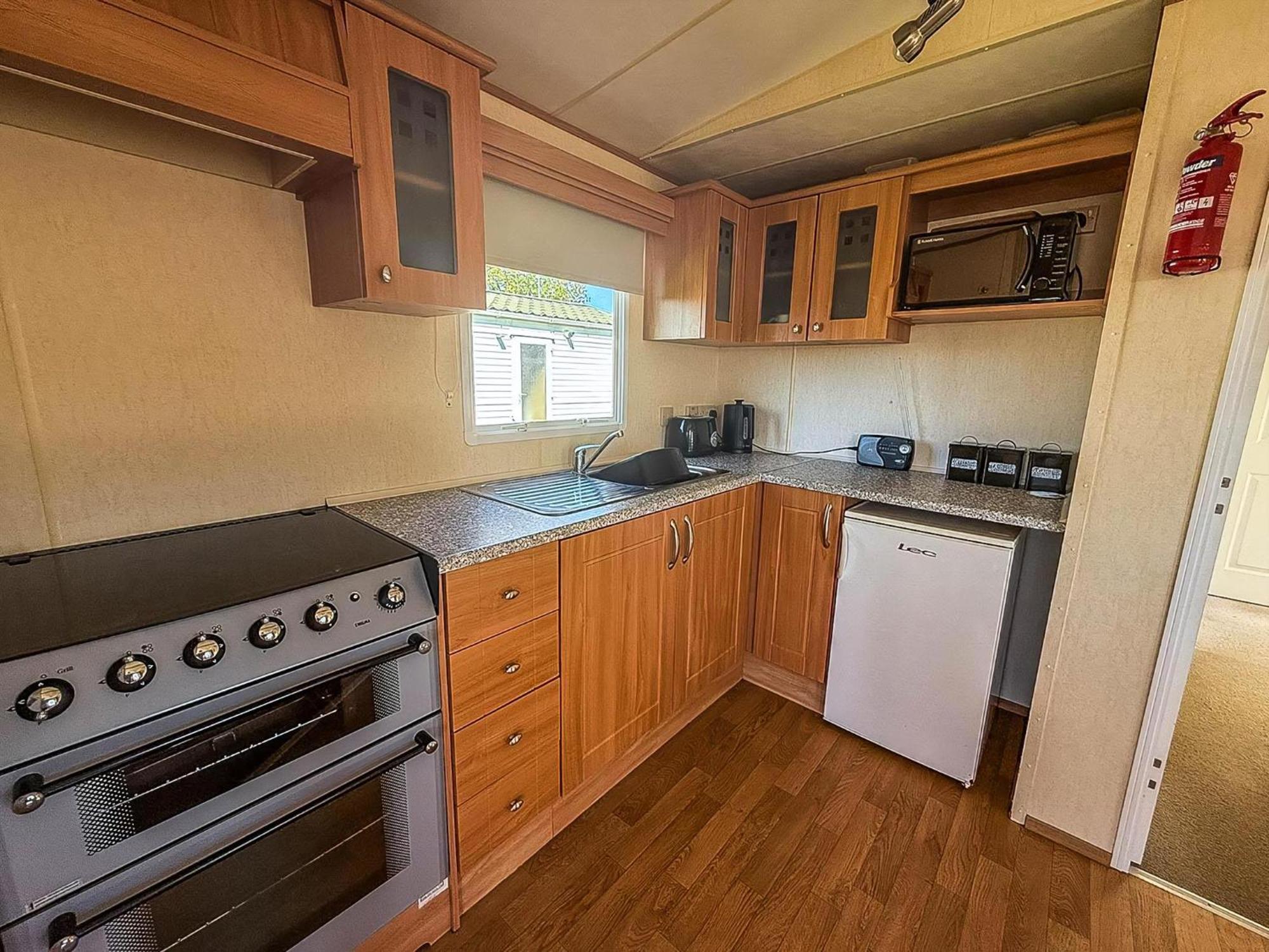 Caravan By The Sea At California Cliffs Holiday Park In Norfolk Ref 50014B Great Yarmouth Extérieur photo