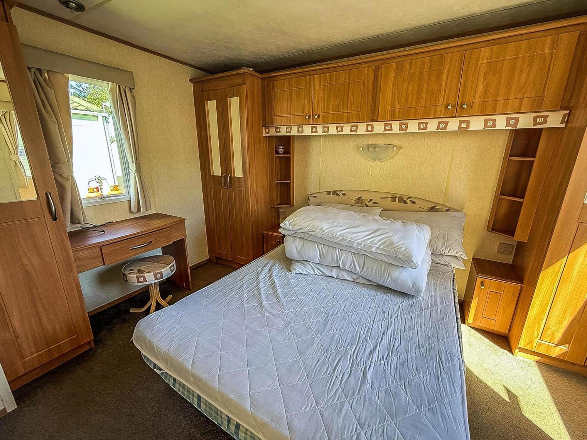 Caravan By The Sea At California Cliffs Holiday Park In Norfolk Ref 50014B Great Yarmouth Extérieur photo
